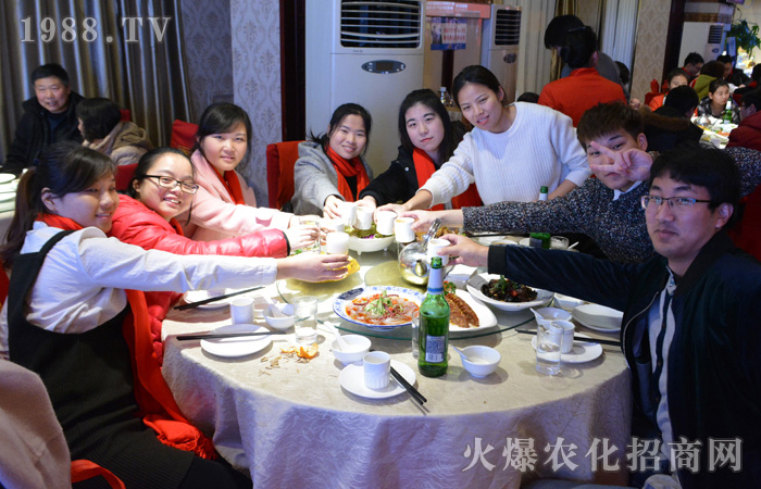 春秋九年路,感恩火爆情