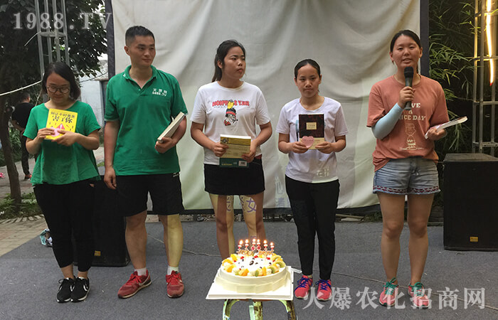 ����������