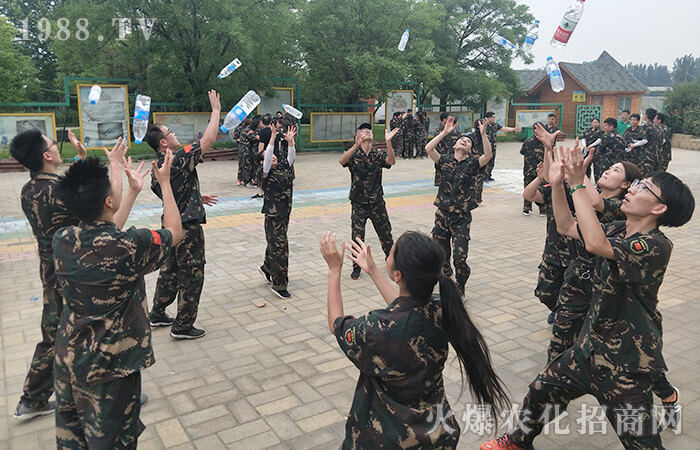 全力以赴,風(fēng)雨同舟